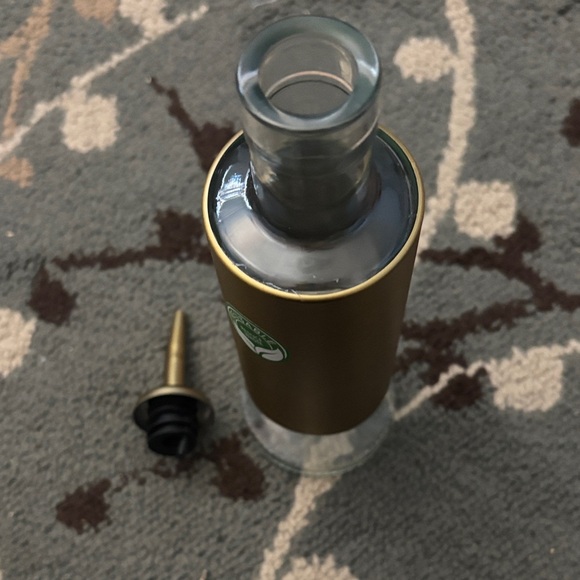 Stylish Gold and Clear Oil Dispenser - Picture 5 of 5